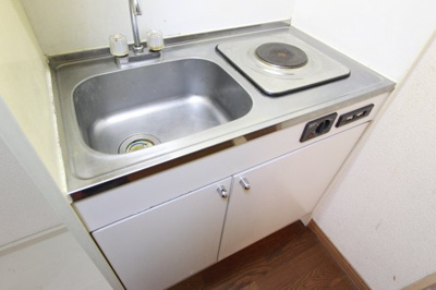 【キッチン】 | URBAN | コンパクトなキッチンで掃除もラクラク