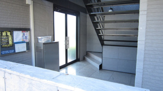 【エントランス】 | URBAN | 建物の内部です