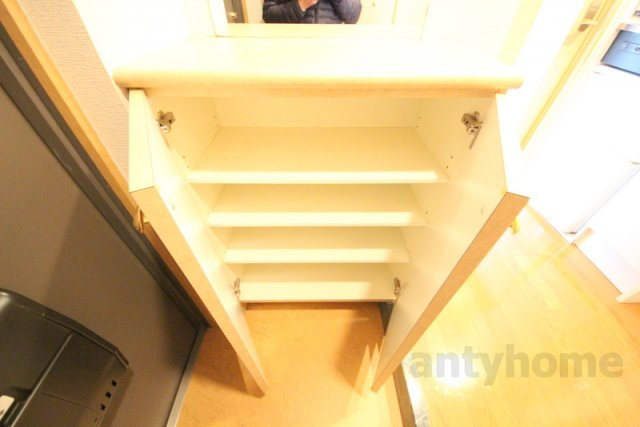 プレサンス同心アーバンステージ　仲介手数料無料の玄関