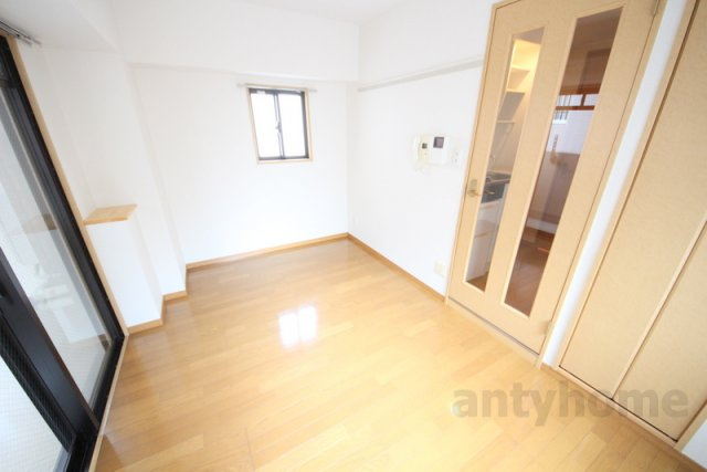 プレサンス同心アーバンステージ　仲介手数料無料の居間・リビング