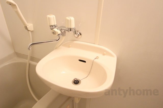 プレサンス同心アーバンステージ　仲介手数料無料の洗面所