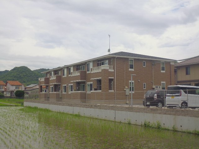 フォルシュ植松の外観