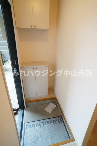 田中ハイツB棟の玄関