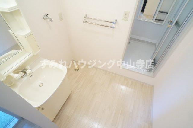 田中ハイツB棟の洗面所|脱衣スペース広めです