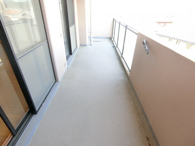 南海サウスヒルズ松ヶ丘のバルコニー