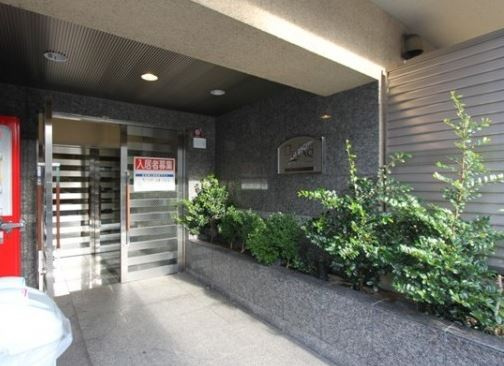 プレール・ドゥーク新宿御苑のエントランス|プレール・ドゥーク新宿御苑