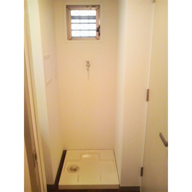 プレール・ドゥーク新宿御苑の設備|室内洗濯機置き場