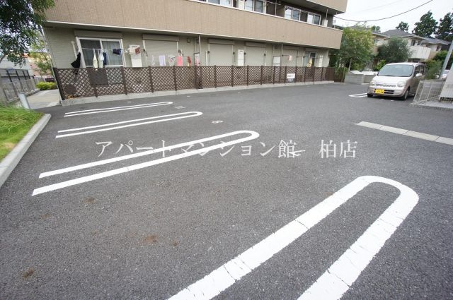 オアシスの駐車場