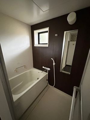 【洋室】 | アベニュー白鳥A | 洋室6帖☆クローゼットと収納スペースがあります！お荷物やお洋服の多い方もお部屋が片付いて快適に過ごせますよ♪