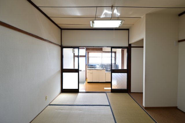 【居間・リビング】 | 中谷アパート | ゆったりとした居間です