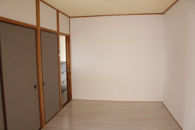 第2のなかコーポの洋室