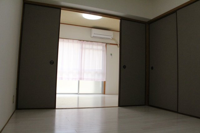 第2のなかコーポの洋室