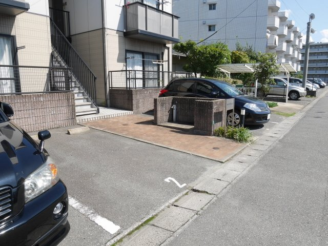 【駐車場】 | カーサ・リヴィエール | カーサ・リヴィエールの駐車場