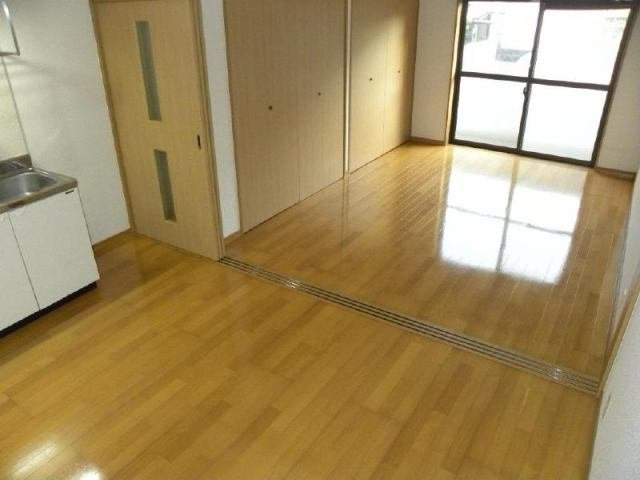 エクセレント霧島の洋室