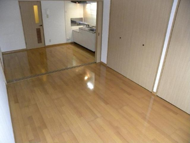 エクセレント霧島の洋室