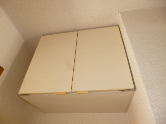 ブルーリバーの収納|キッチン背面側収納