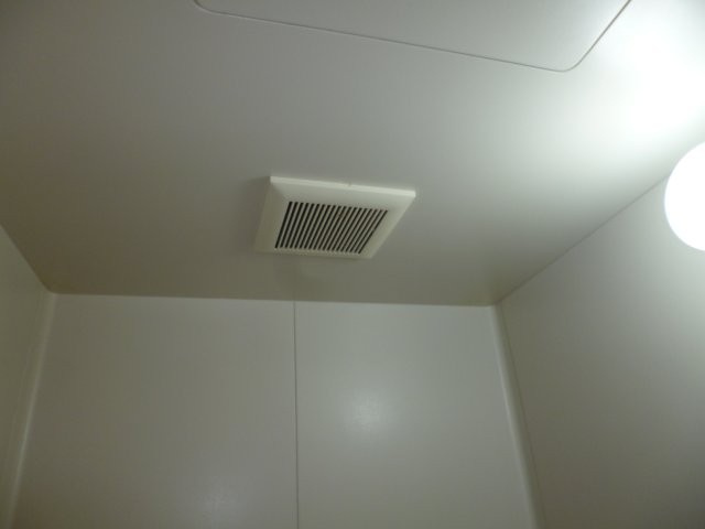 ブルーリバーの浴室|浴室換気扇