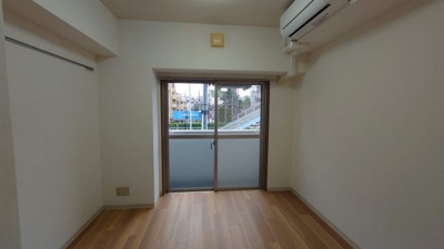 【居間・リビング】 | スカイコート高田馬場第5 | 2024年撮影（壁紙カラーが変更になる可能性があります）