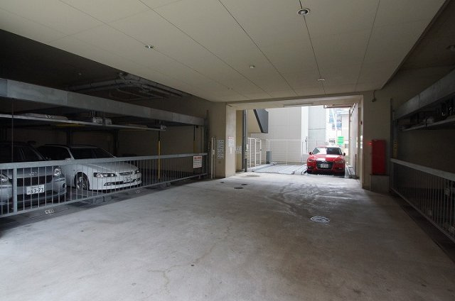 サヴォイバンヤンツリーの駐車場