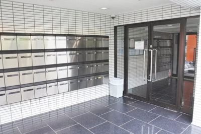 【エントランス】 | エヴェナール方南町 | 清潔感のあるエントランスです