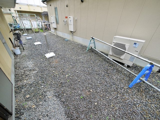 神殿マンション3号棟の庭|お庭です