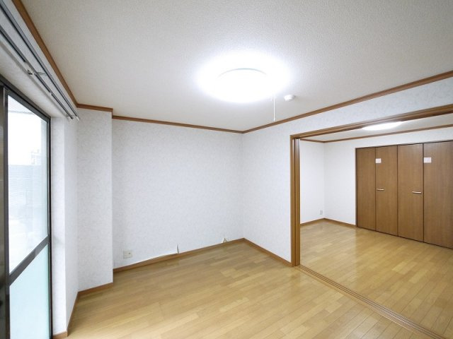神殿マンション3号棟の洋室|コンパクトで使いやすい洋室です