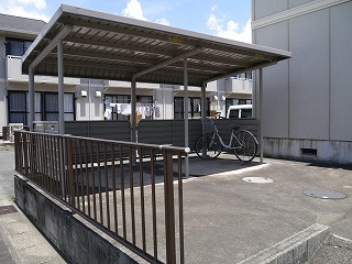 高浜市小池町５丁目のアパートのその他共用部分|自転車置場