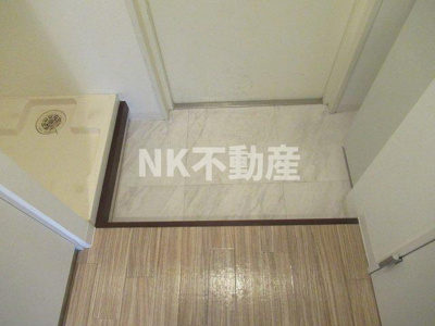 【玄関】 | Blue Star G1（ブルースタージーワン）（八戸ノ里賃貸） | 明るい玄関です