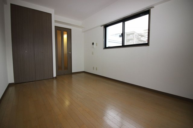 パインストン今泉