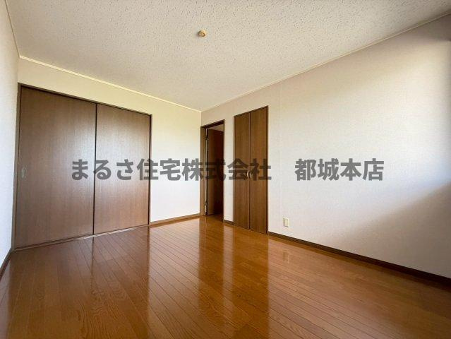 旭ヶ丘ハイツの洋室