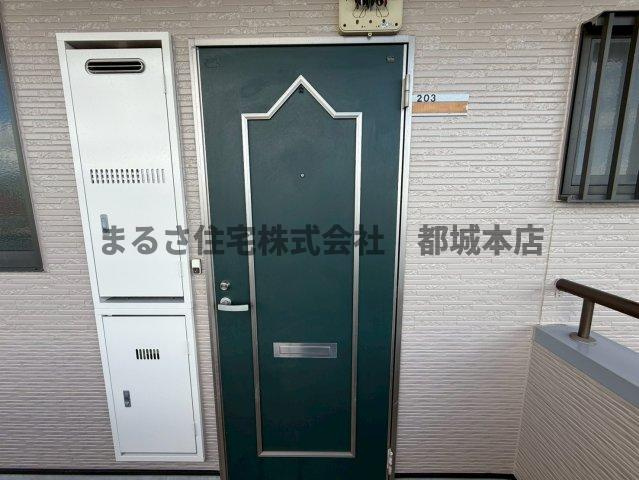 旭ヶ丘ハイツの玄関