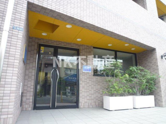【エントランス】 | 落ち着いたエントランスです