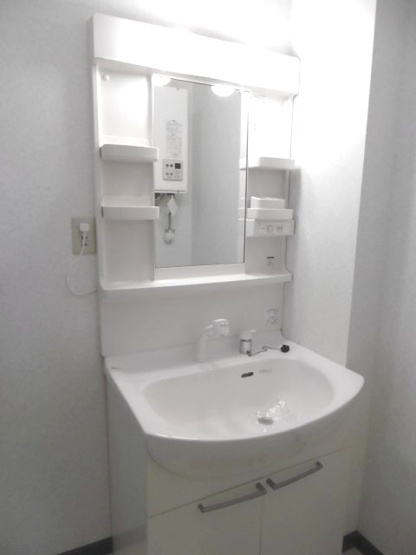【独立洗面台】 | ラフォーレ若葉 | 使いやすい独立洗面台です