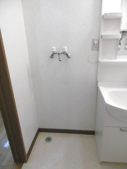 【その他】 | ラフォーレ若葉 | 洗濯機置き場お湯も出ます。