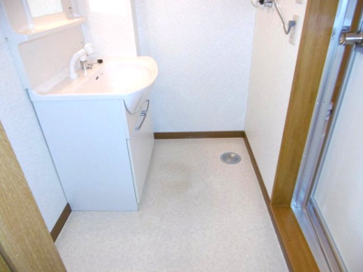 【洗面所】 | ラフォーレ若葉 | スペースが確保できる洗面所です