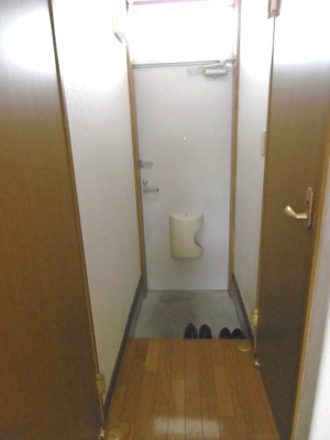 【玄関】 | ラフォーレ若葉 | 明るい玄関です