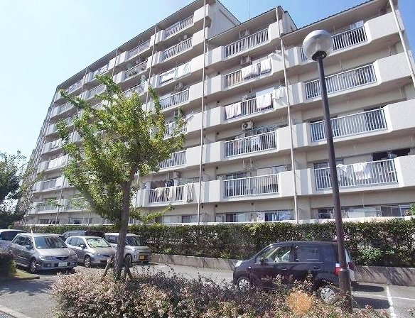 明南住宅２号棟の外観