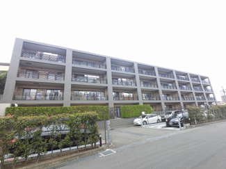 【外観】 | 戸建て感覚を味わえる玄関ポーチ付です♪