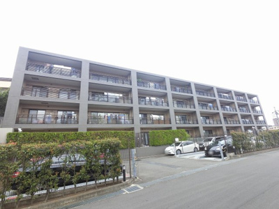 【外観】 | パークホームズ鷺沼二丁目ヒルトップ | 戸建て感覚を味わえる玄関ポーチ付です♪