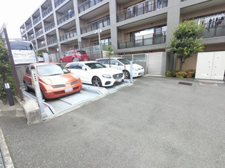 【駐車場】