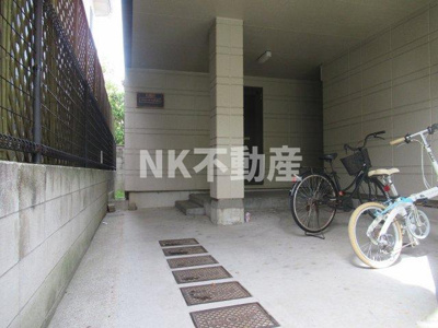 【エントランス】 | ガリューコート菱屋西（河内小阪賃貸） | 清潔なエントランスです