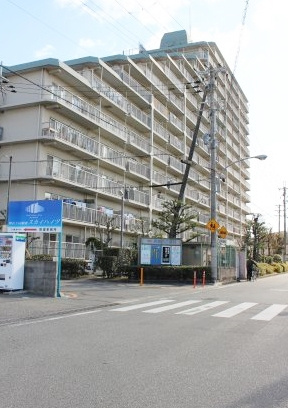 明石土山駅前スカイハイツ　Ａ棟の外観
