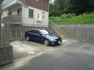 【駐車場】 | いつでも目の届く敷地内に駐車場があります♪お車をお持ちの方におすすめです！