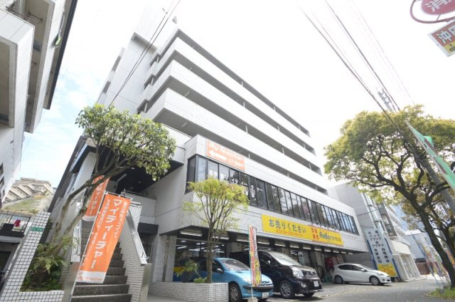 第１１岡部ビルの外観