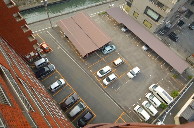 コーポランド砂津の駐車場