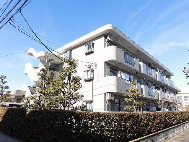 マンションウェルズの外観