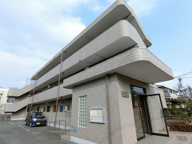 マンションウェルズの外観