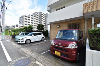【駐車場】
