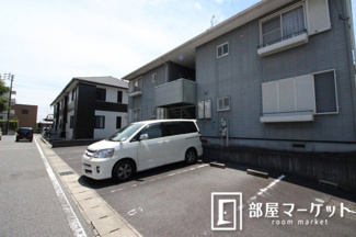 【駐車場】