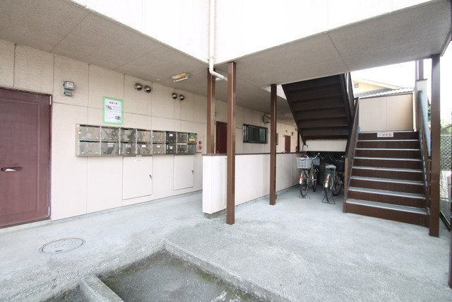 第一ストークマンションのエントランス